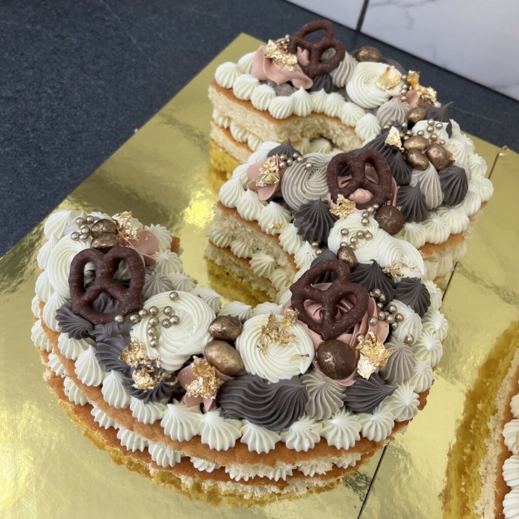 mocake83-number-letter-cake16