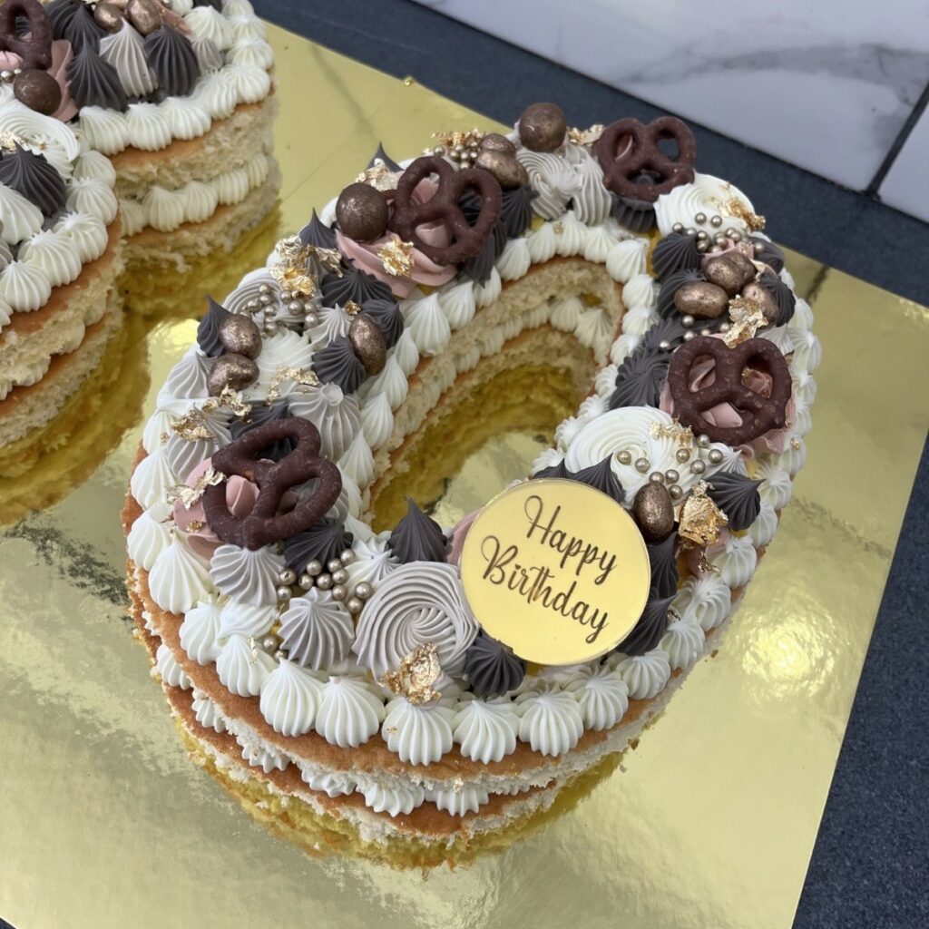 mocake83-number-letter-cake17