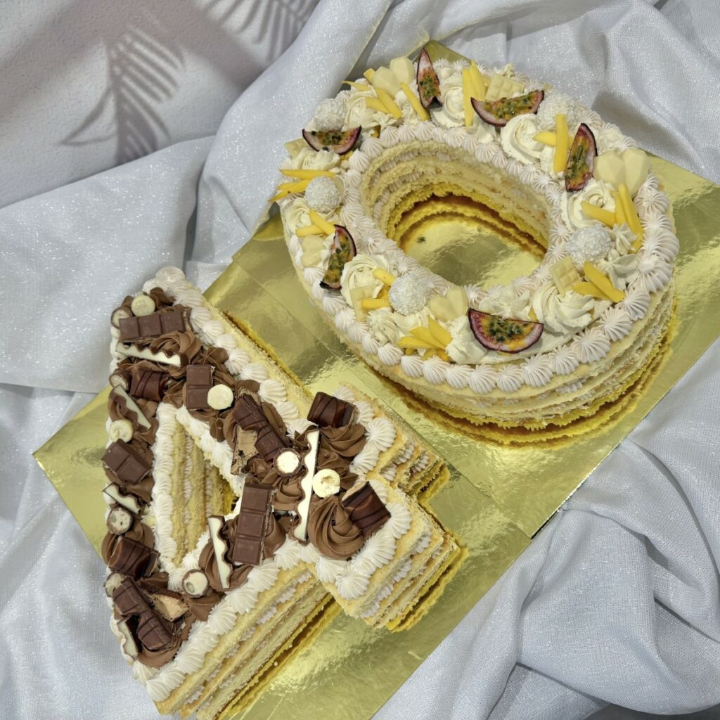 mocake83-number-letter-cake24