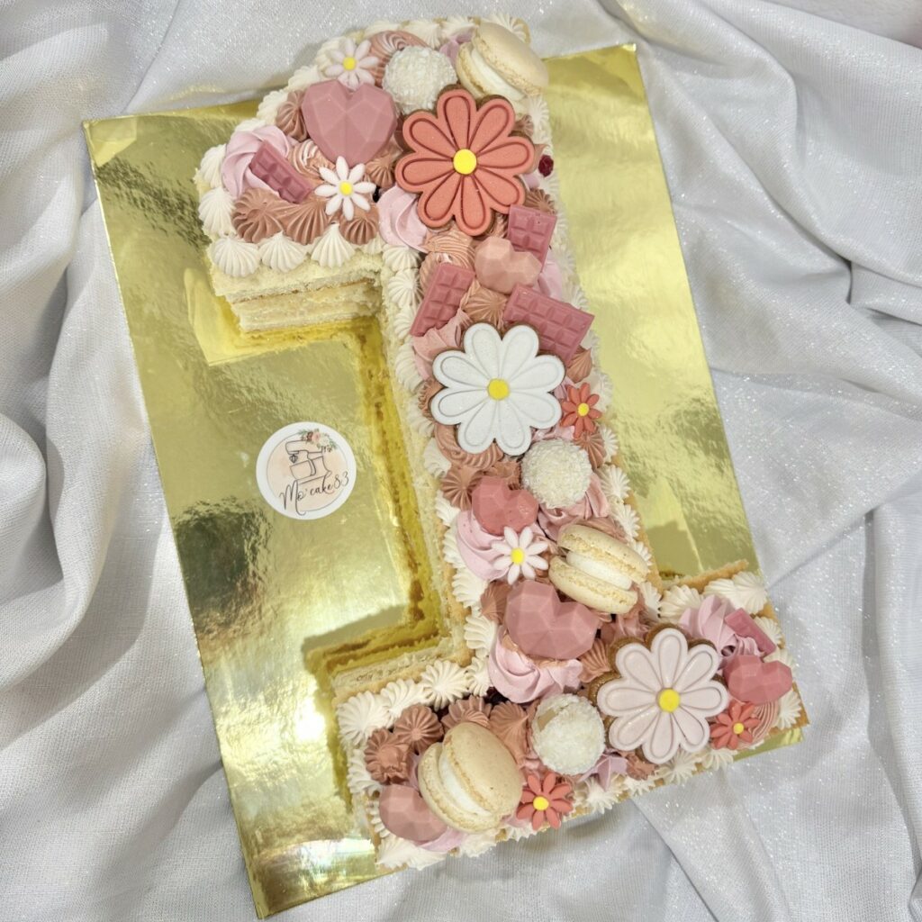 mocake83-number-letter-cake30